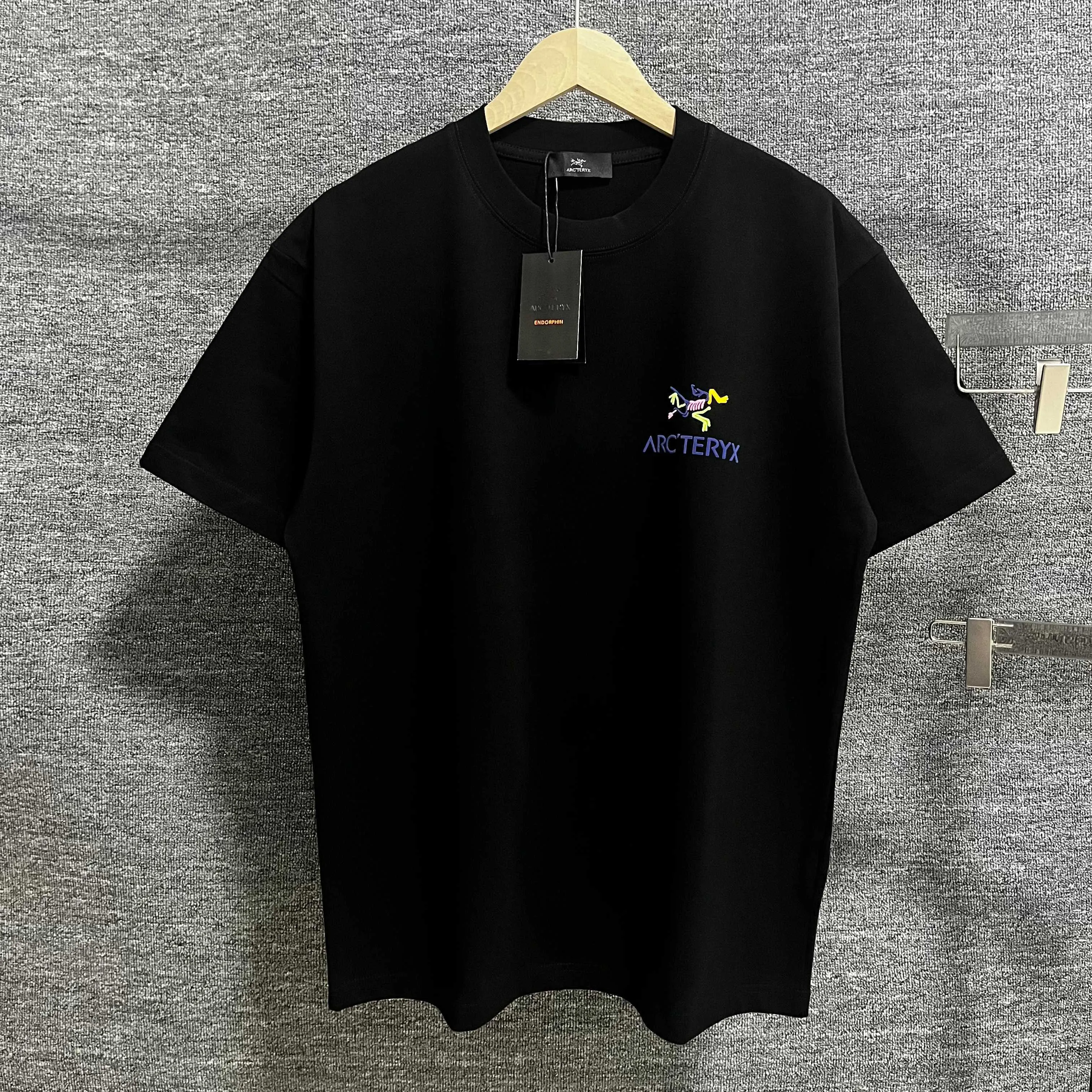 ARC'* * 2025 New Arrival logo T Same Style ：Black White Size： S （90-130 ） M （120-150 ） L （140-165 ） XL （160-180 ） XXL （180 ）